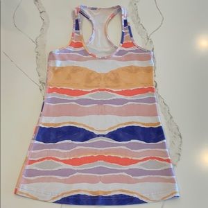 Lululemon workout top